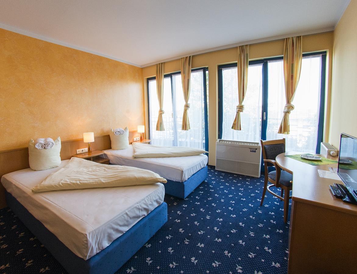 The Flames Hotel Sankt Marienkirchen bei Schärding Buitenkant foto